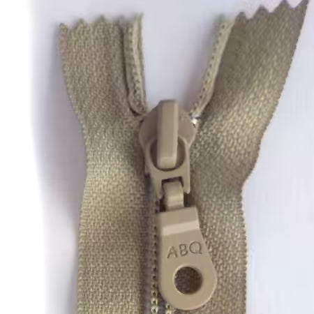 14in Zipper Simply Taupe, Closed Bottom